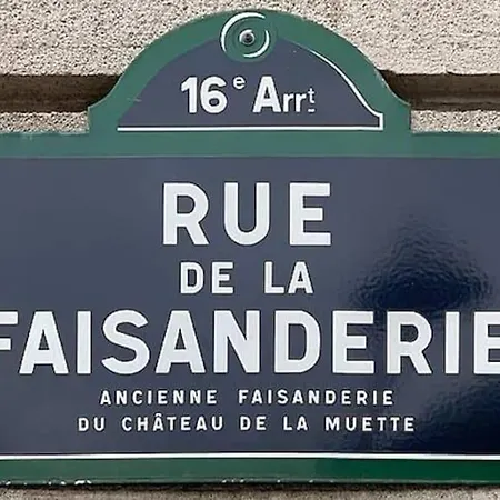 شقة Charming - 10min Walk To The Eiffel Tour