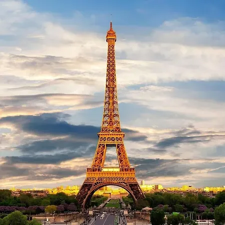 Charming - 10min Walk To The Eiffel Tour شقة باريس
